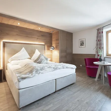 Verwohnhotel Wildspitze 4*