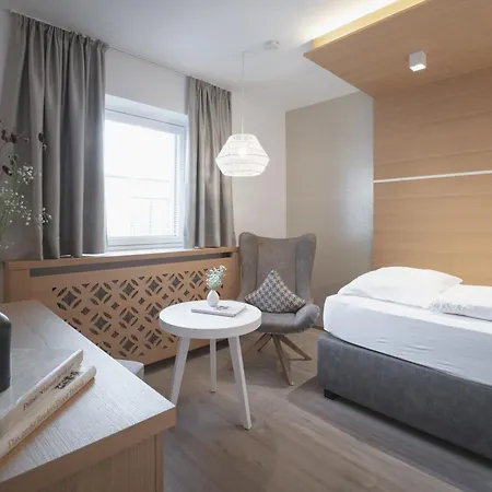 Verwohnhotel Wildspitze 4*