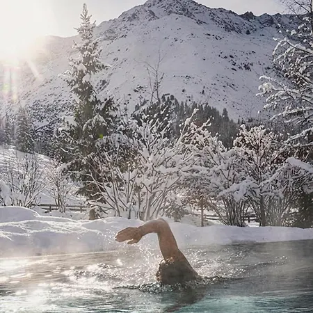 Verwoehnhotel Wildspitze 4*